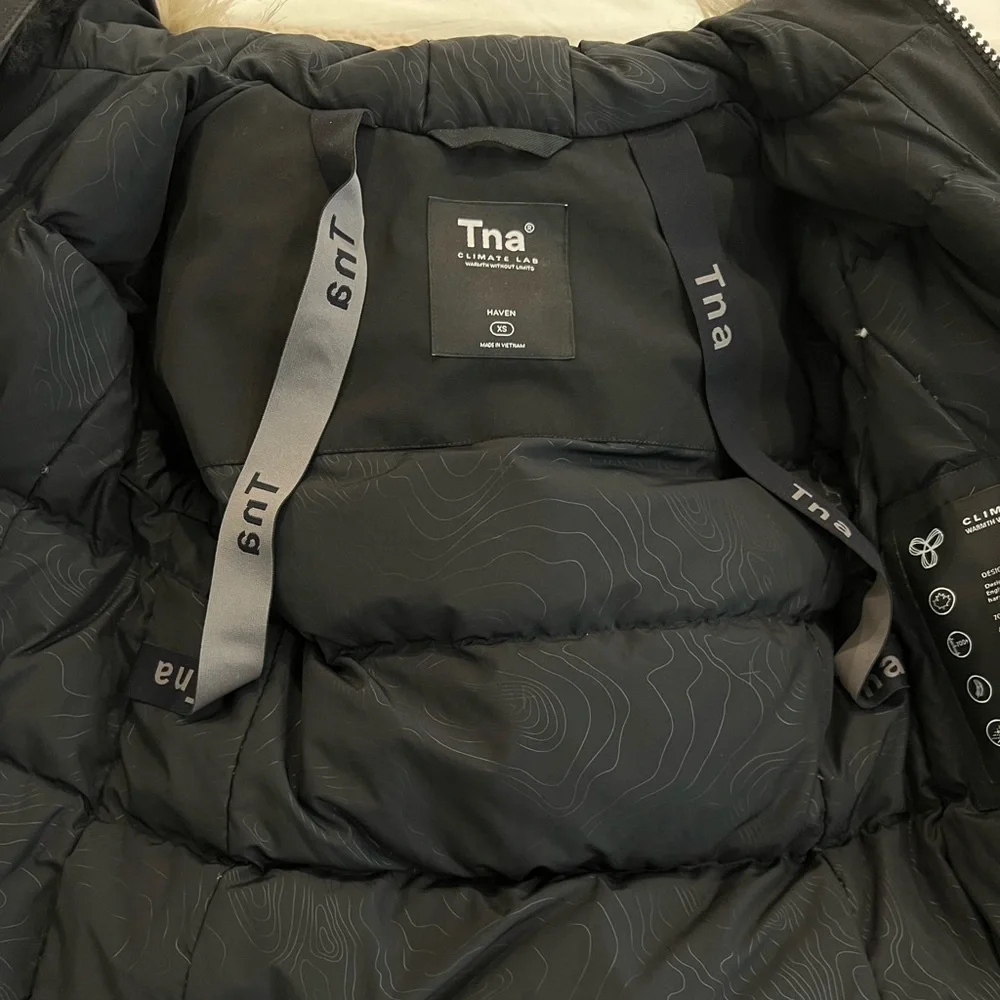 Aritzia TNA Parka - Picture 4 of 8